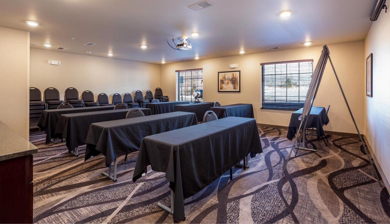 Cobblestone Inn & Suites - Brookville Ngoại thất bức ảnh